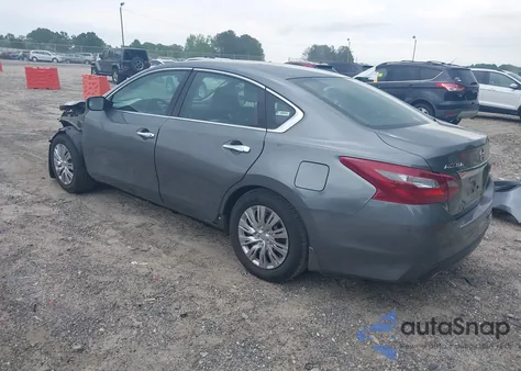 2018 Nissan Altima 2.5 S z USA, uszkodzony, nr VIN 1N4AL3AP3JC128022